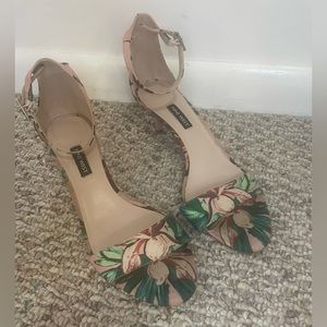 Nine West ankle strap heels, size 9